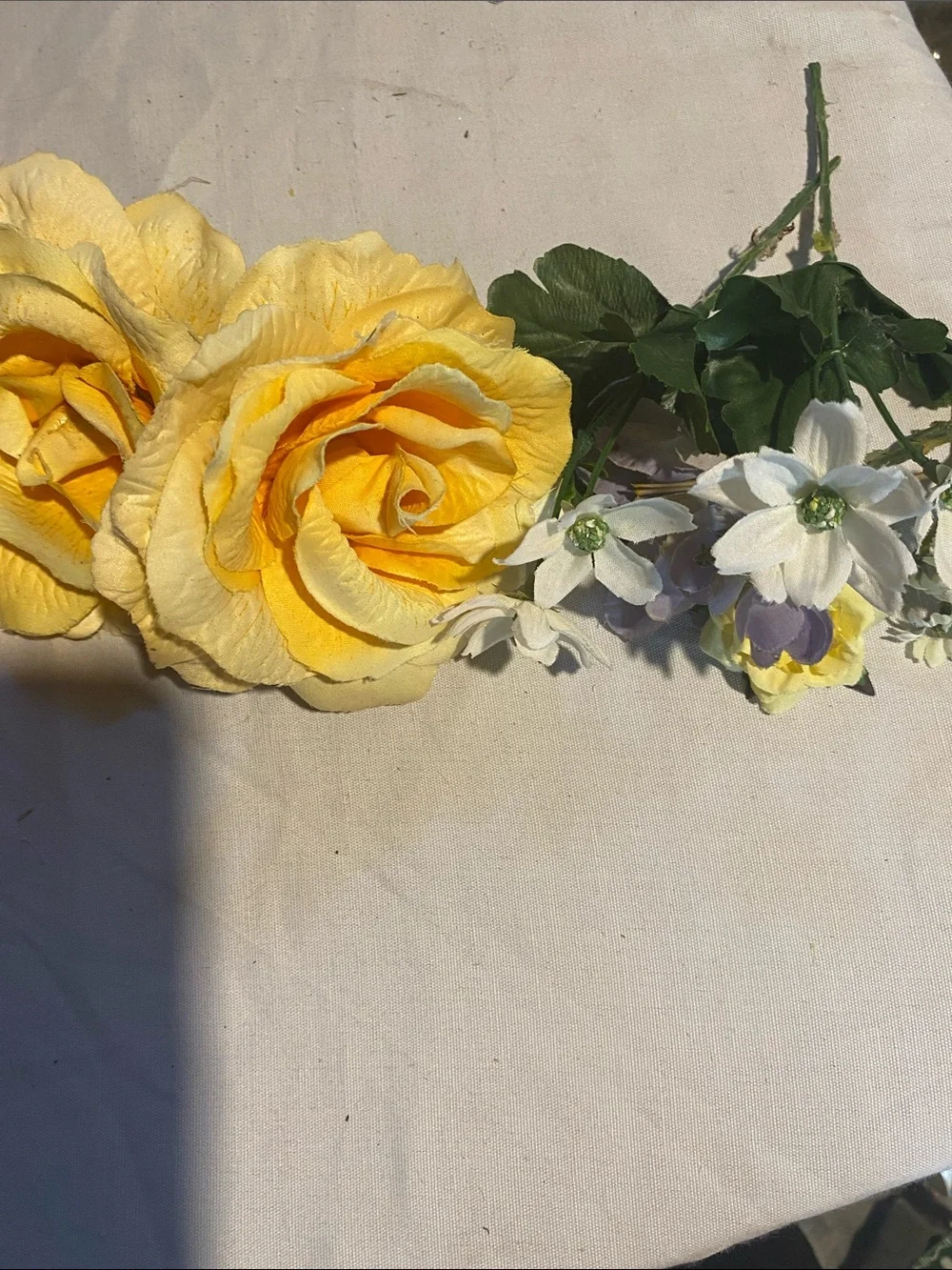 Unbranded Artificial Hydrangea and Gerbera Set in Lime Green and Red